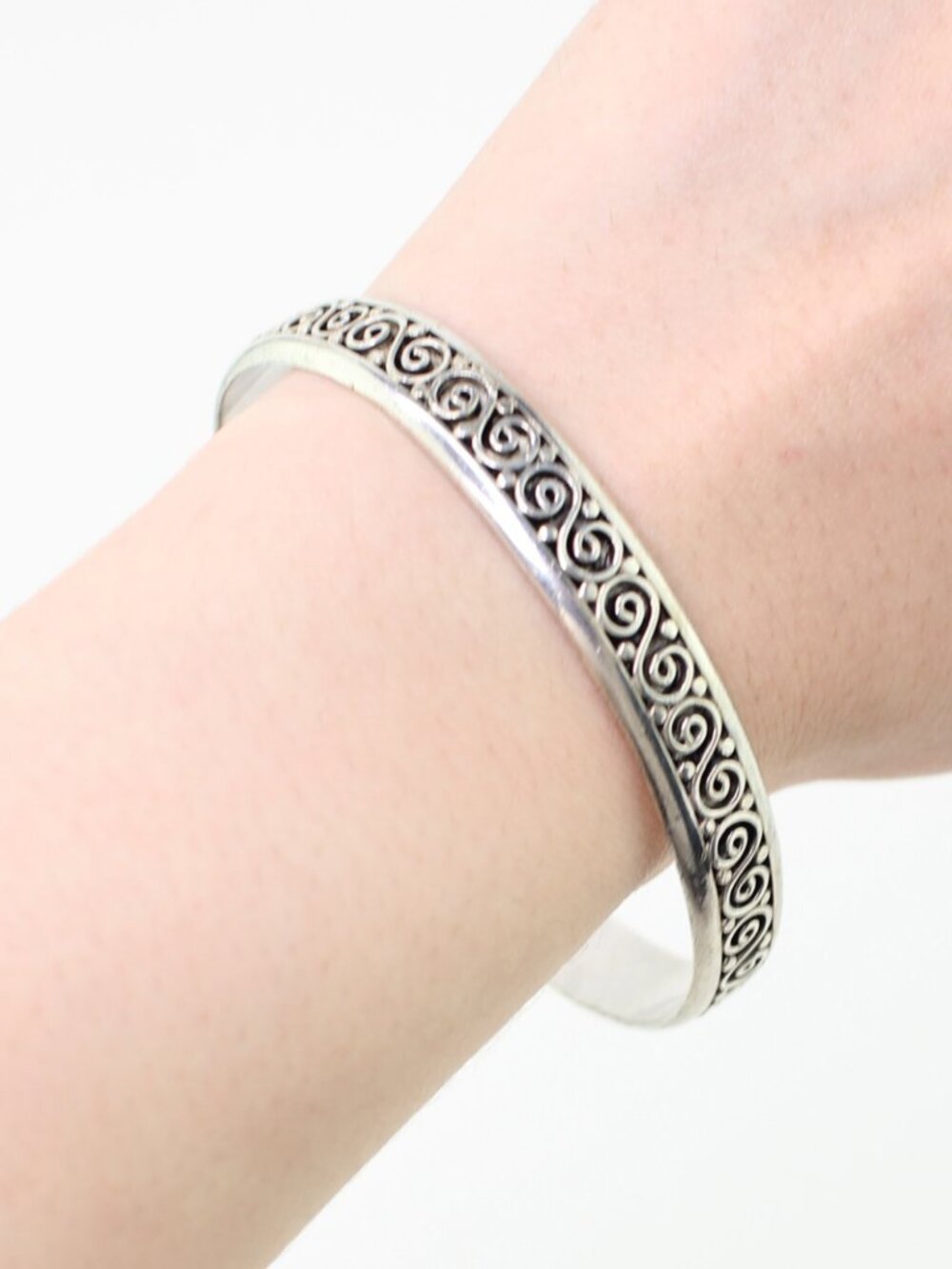 Women's Vintage Suarti BA Sterling Silver Bali Scroll Filigree Bangle Bracelet